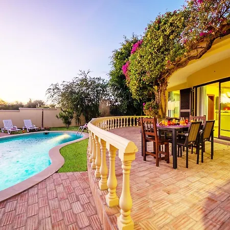 Villa For 8 People With Garden Villa *