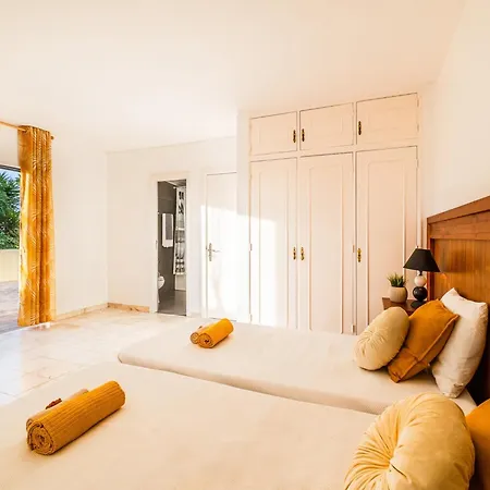 Villa For 8 People With Garden * Albufeira