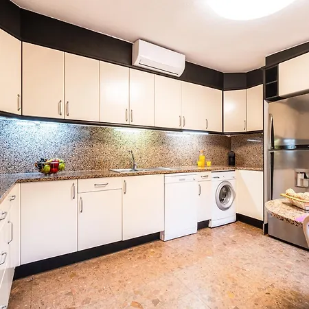Villa Villa For 8 People With Garden *