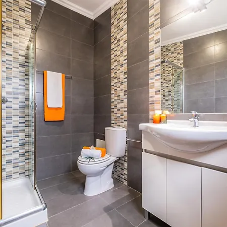 Amazing W Private Pool, Free Wifi, A C, Bbq